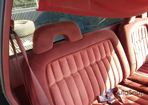 1993 Chevrolet Gmt-400 C1500 из США, поврежденный, VIN 1GCEC14K4PE127636